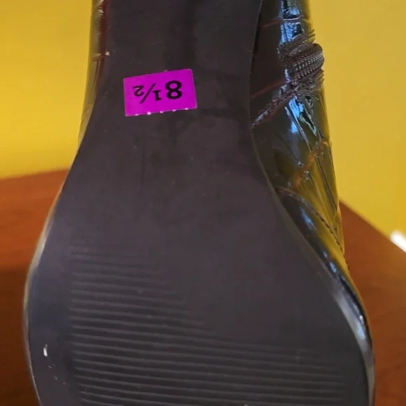BRAND NEW PATENT LEATHER SHOE BOOTS!!! KRISTIN DAVIS - Picture 5 of 5